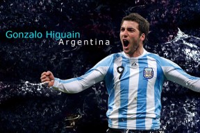 半岛体育注册网址 -Karsa回归赛场，出色防守首场状态亮眼，老鹰观众沸腾！